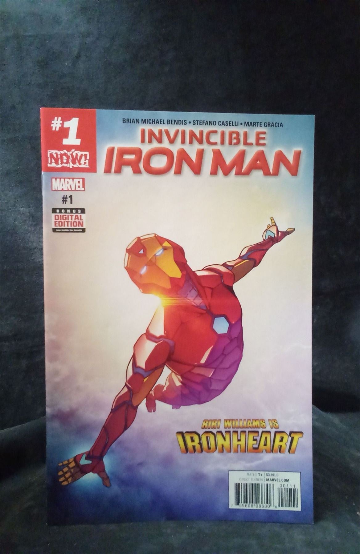 Invincible Iron Man #1 2017 Marvel Comics Comic Book
