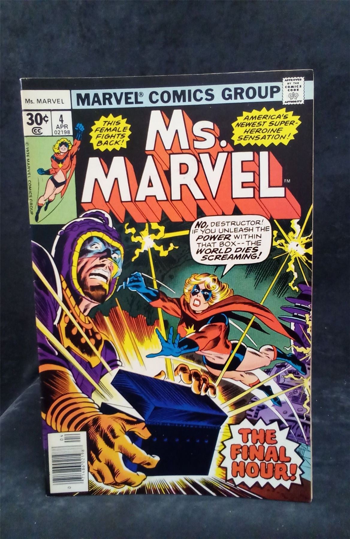 Ms. Marvel #4 1977 Marvel Comics Comic Book