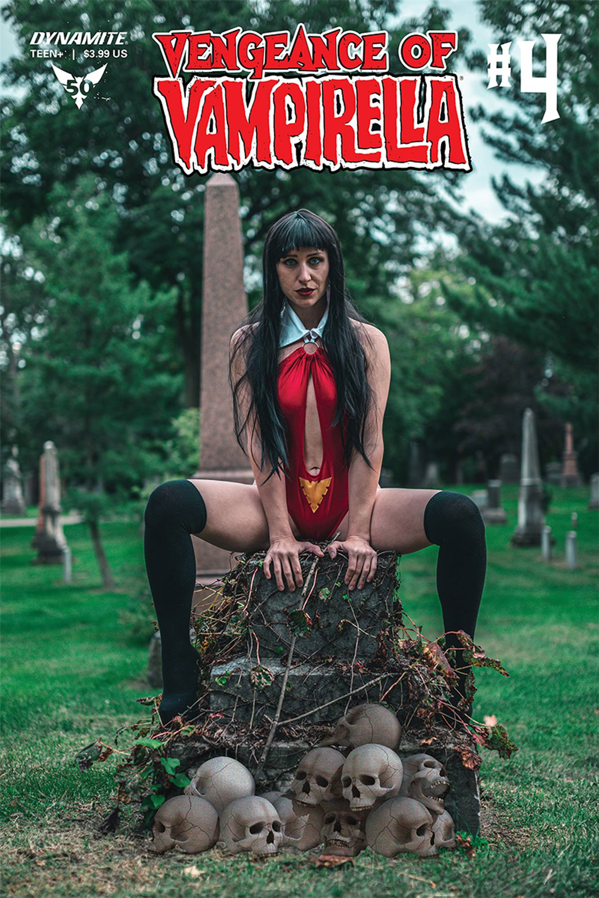 Vengeance Of Vampirella #4 (Cvr D Cosplay) Dynamite Comic Book