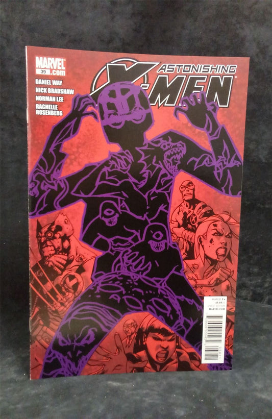 Astonishing X-Men #39 2011 Marvel Comics Comic Book