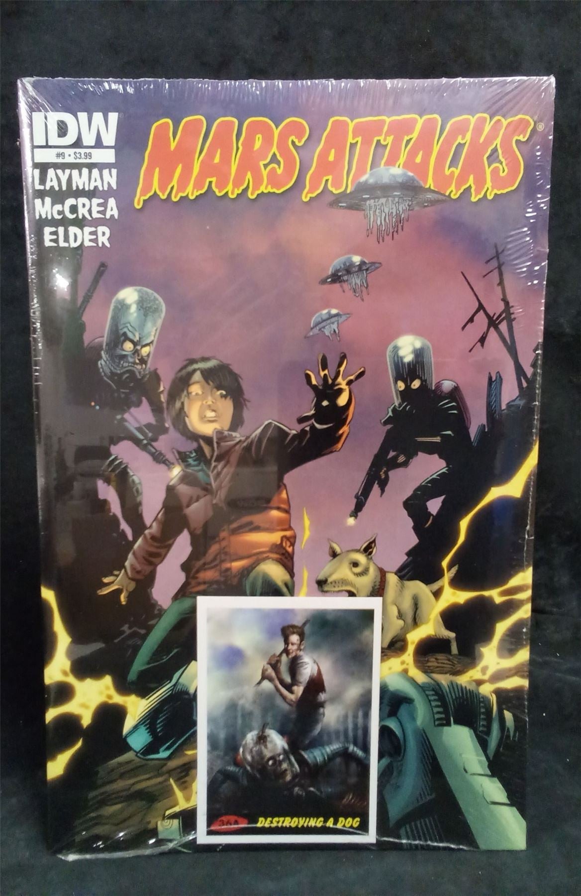 Mars Attacks #9 *Sealed* W/ trading card 2013 IDW Comic Book