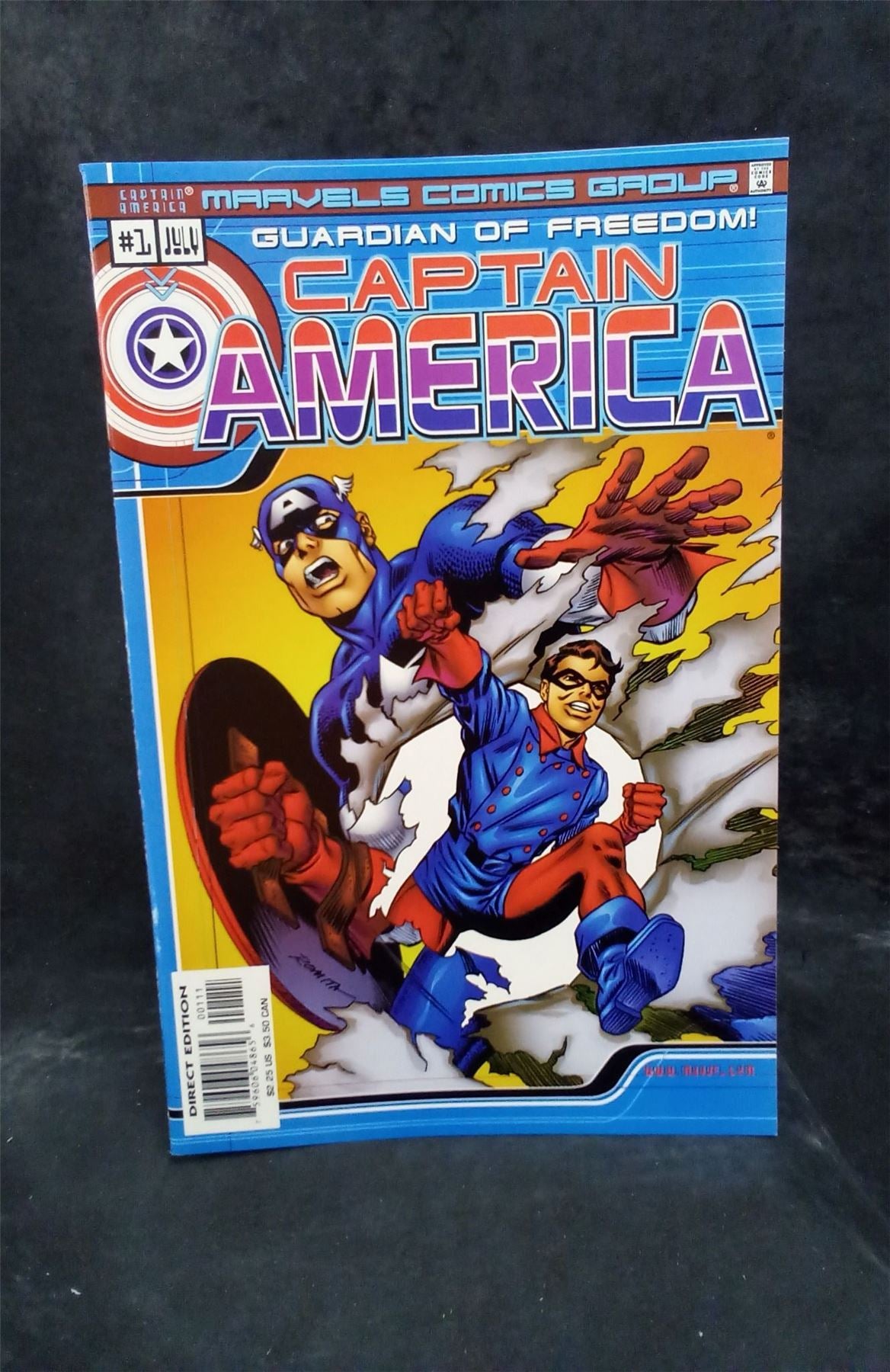 Marvels Comics Group: Captain America #1 2000 Marvel Comics Comic Book