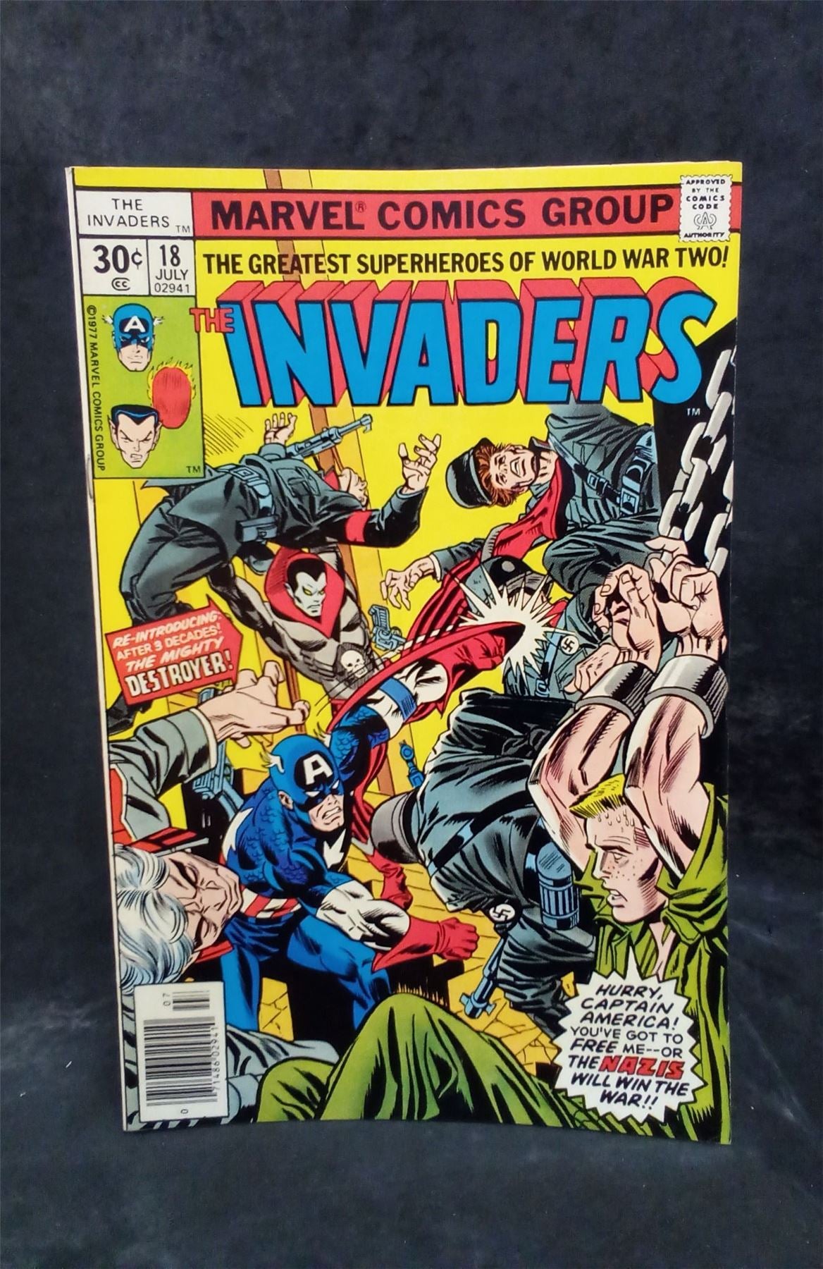 The Invaders #18 1977 Marvel Comics Comic Book