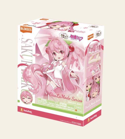 Blokees DaaLaMode Series - Sakura Miku by Blokees
