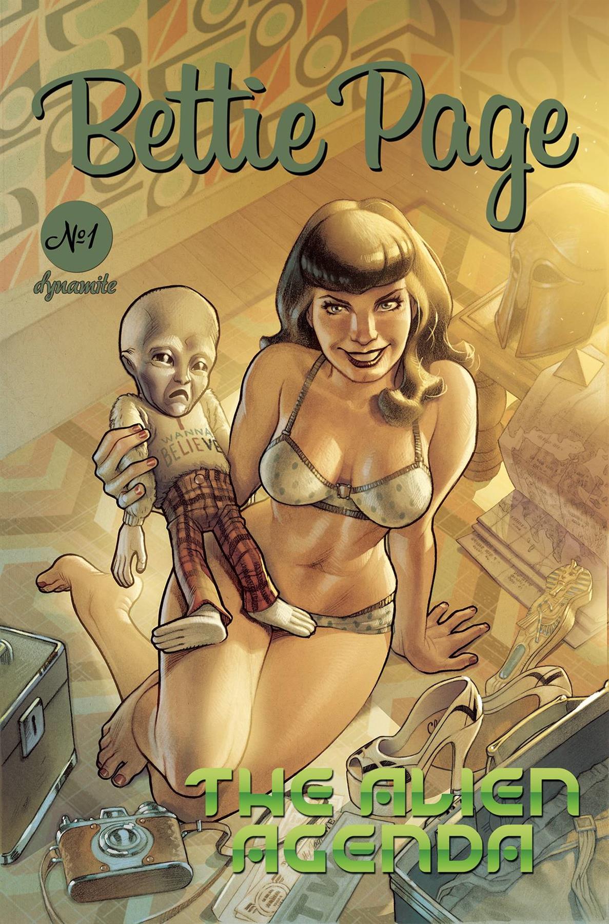 Bettie Page Alien Agenda #1 Cvr C Roux (Cvr C Roux) Dynamite Comic Book 2022